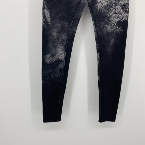 Alo Yoga Black Smoke Airbrush print leggings Med - Picture 6 of 14